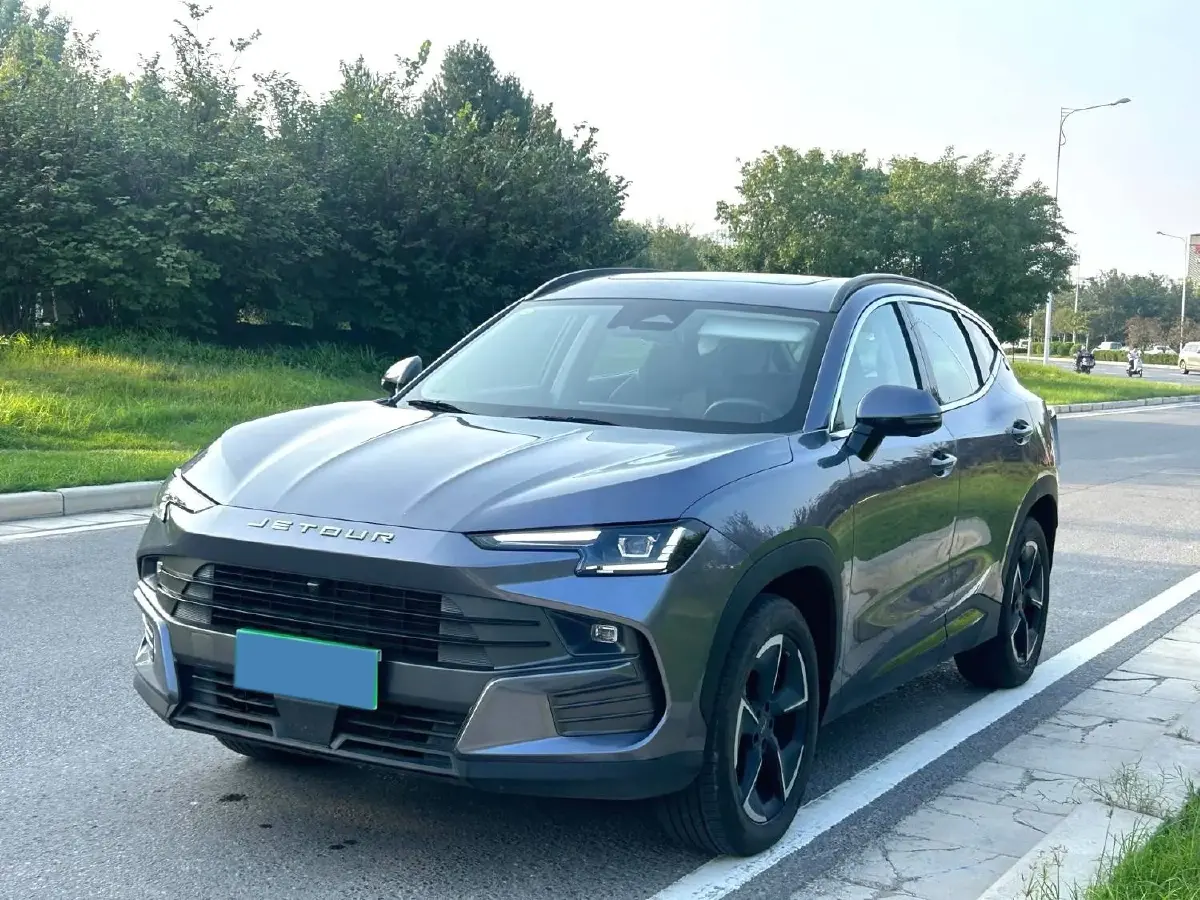 2025 Jetour DASHING 1.5T 184HP L4 7DCT