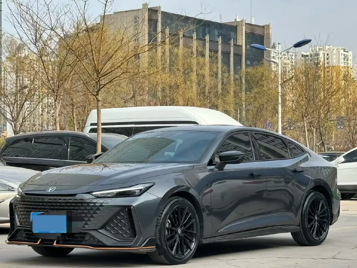 2023 ChangAn UNI-V 2.0T 233HP L4 8AT