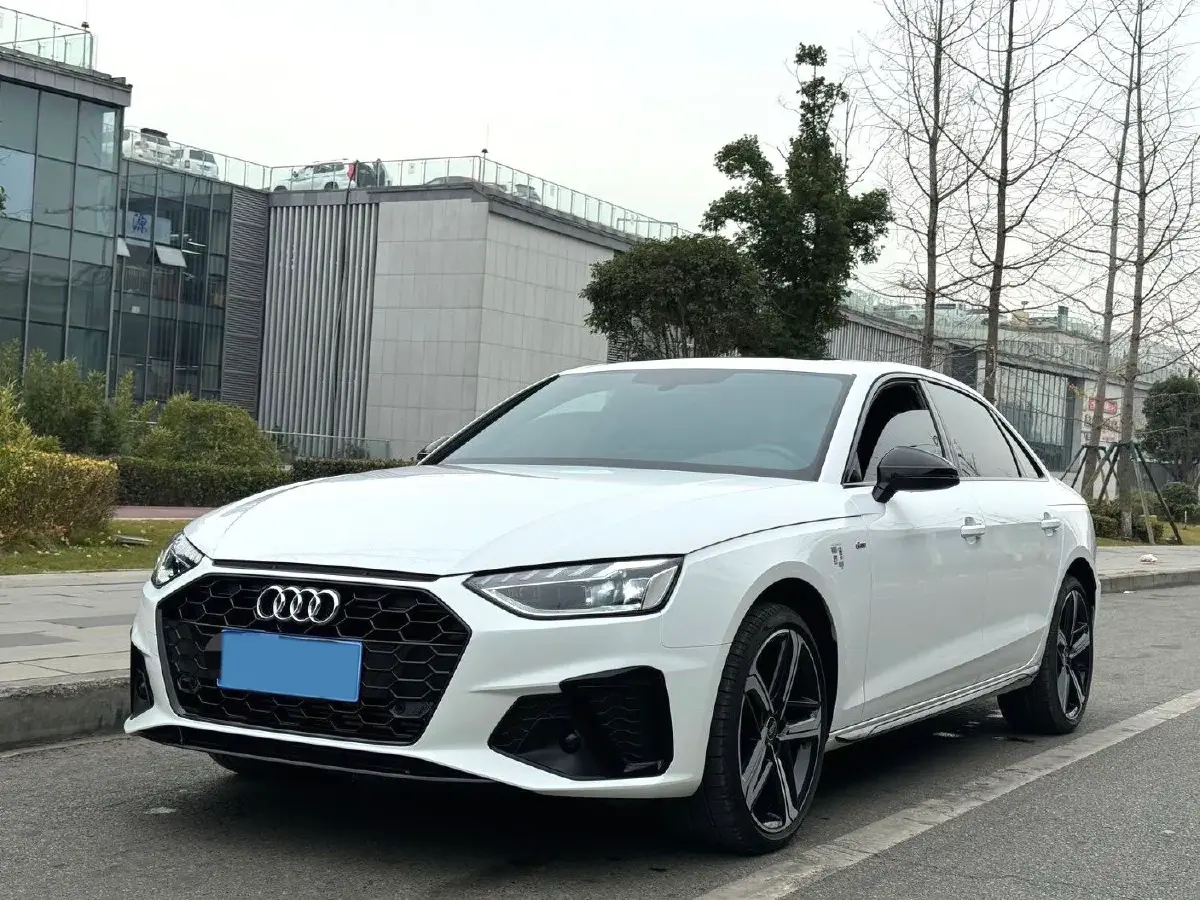 2024 Audi A4L 2.0T 190HP L4 7DCT