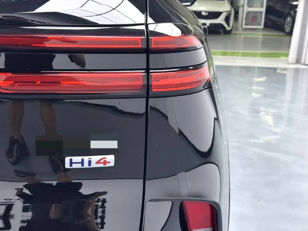 2024 WEY Mocha 1.5T 170HP L4 4DHT PHEV 35.04KWH,autocango,china used car exporter,china ev exporter,chinese used car exporter,chinese used ev exporter