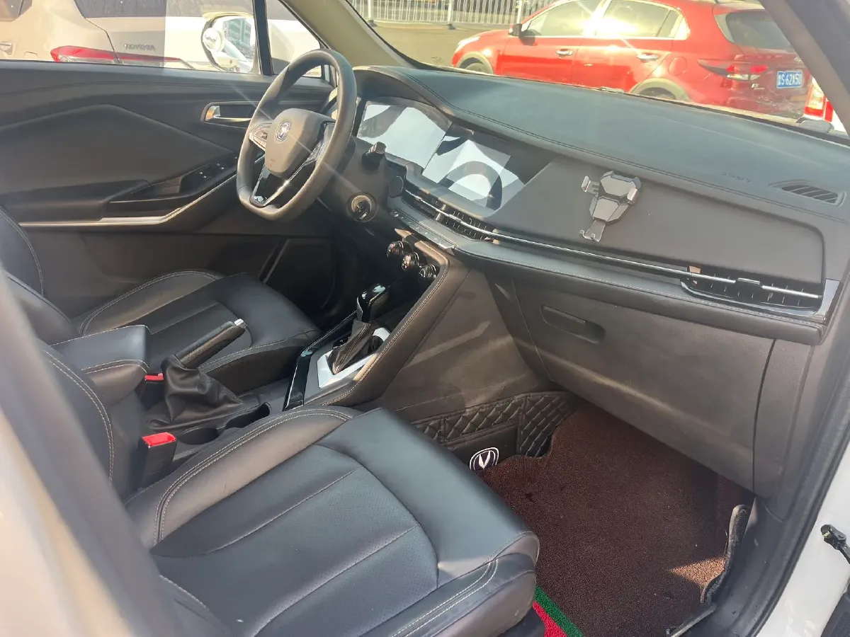 2021 ChangAn CS15 1.5L 107HP L4 5DCT,autocango,china used car exporter,china ev exporter,chinese used car exporter,chinese used ev exporter