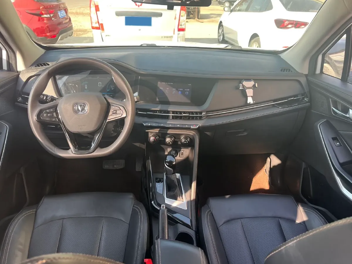 2021 ChangAn CS15 1.5L 107HP L4 5DCT,autocango,china used car exporter,china ev exporter,chinese used car exporter,chinese used ev exporter