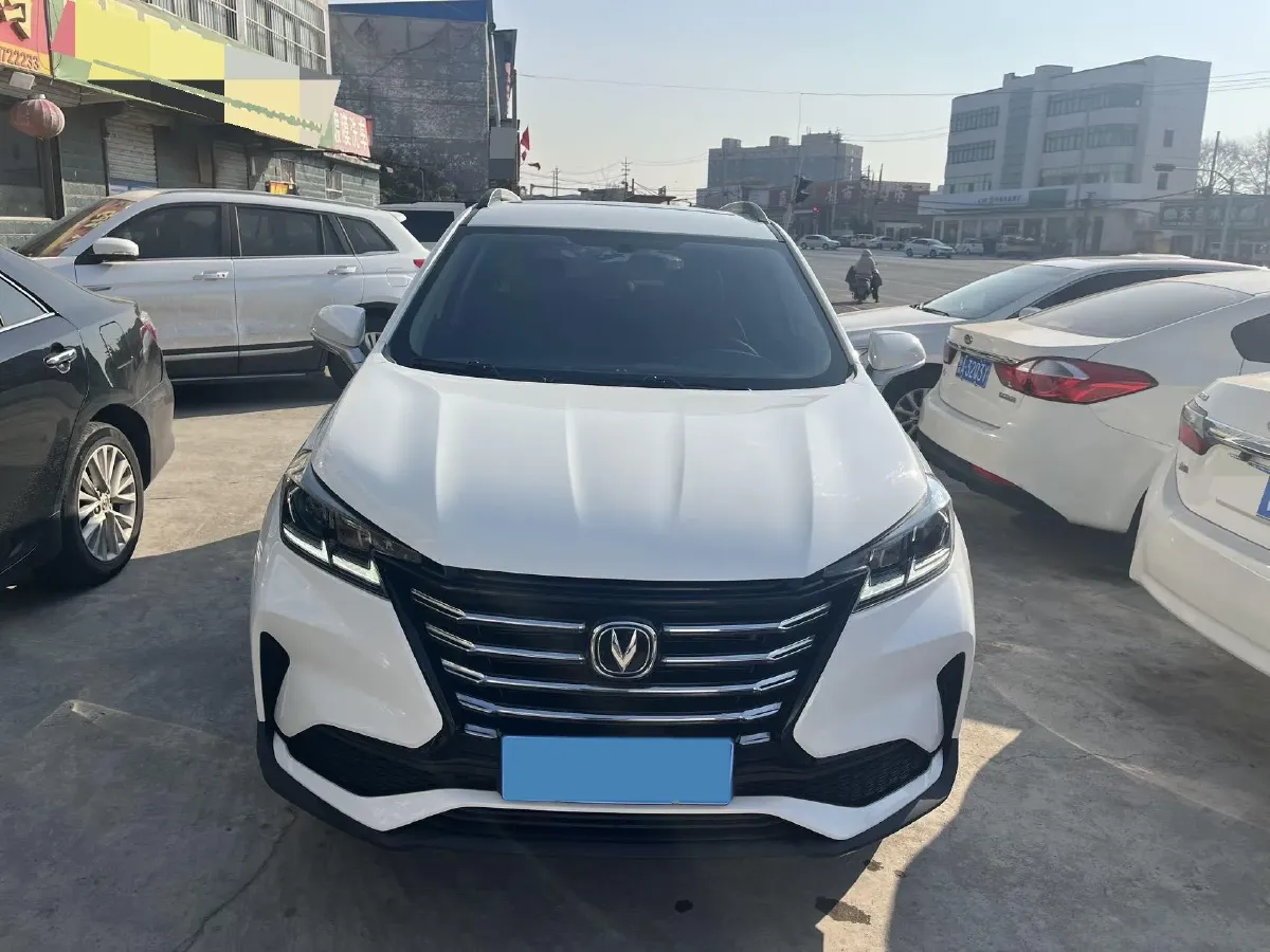 2021 ChangAn CS15 1.5L 107HP L4 5DCT,autocango,china used car exporter,china ev exporter,chinese used car exporter,chinese used ev exporter