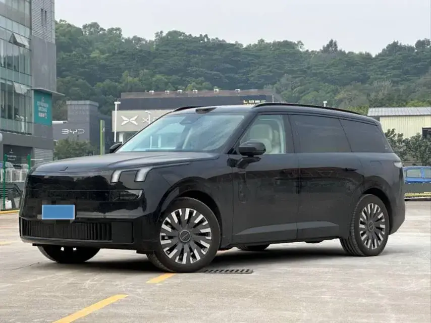 2025 LYNK&CO 900 1.5T 190HP L4 3DHT PHEV