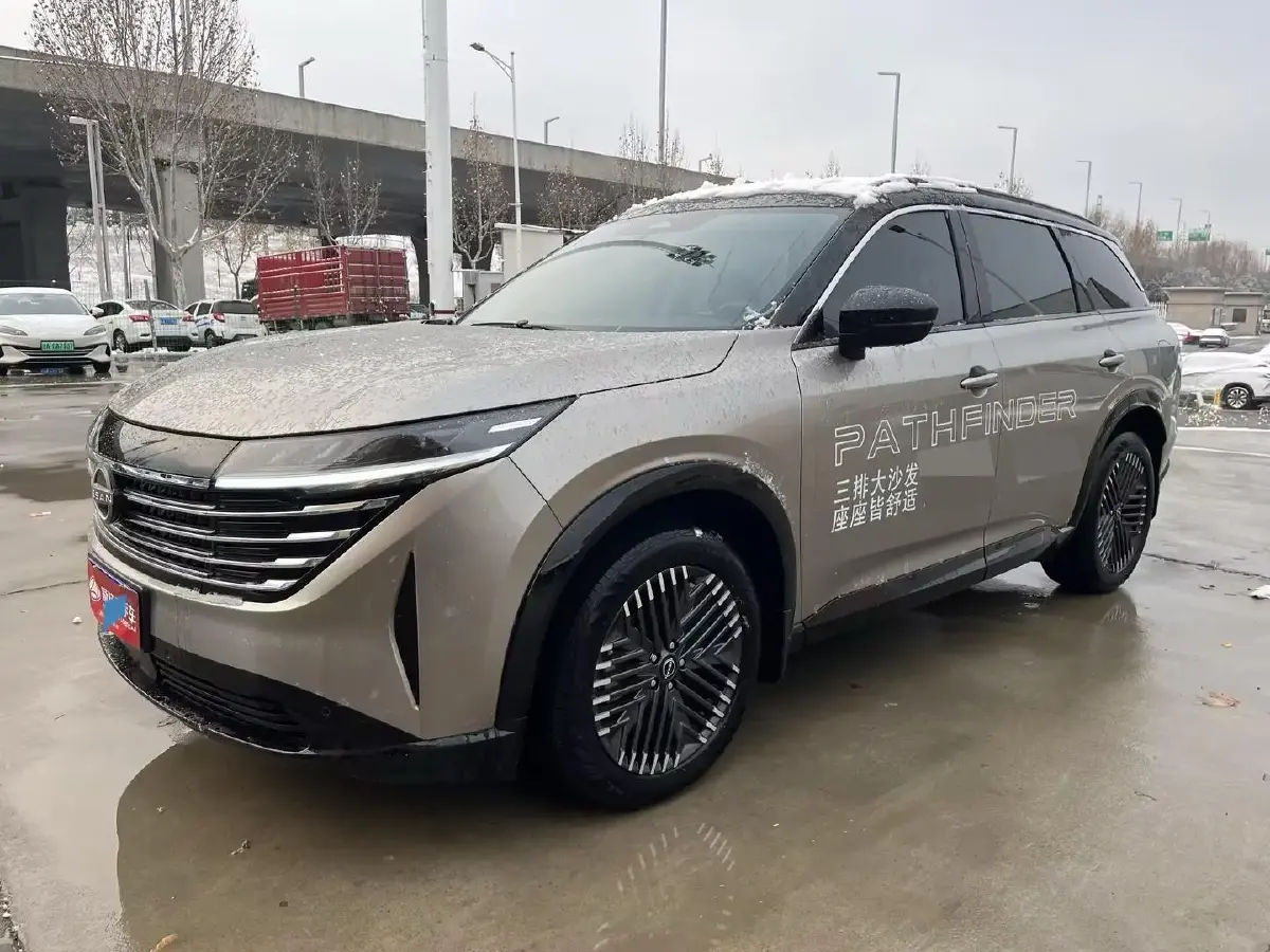 2024 Nissan Pathfinder 2.0T 252HP L4 9AT