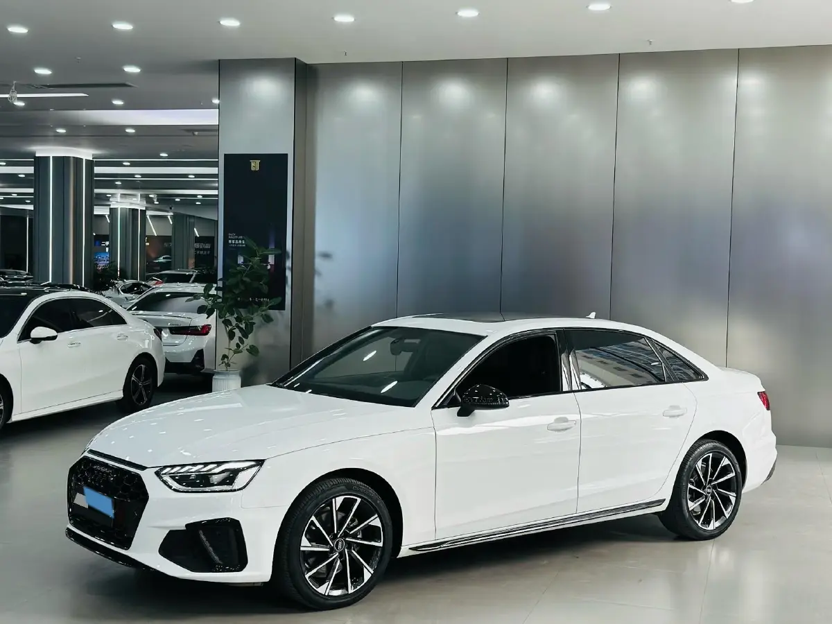 2023 Audi A4L 2.0T 190HP L4 7DCT