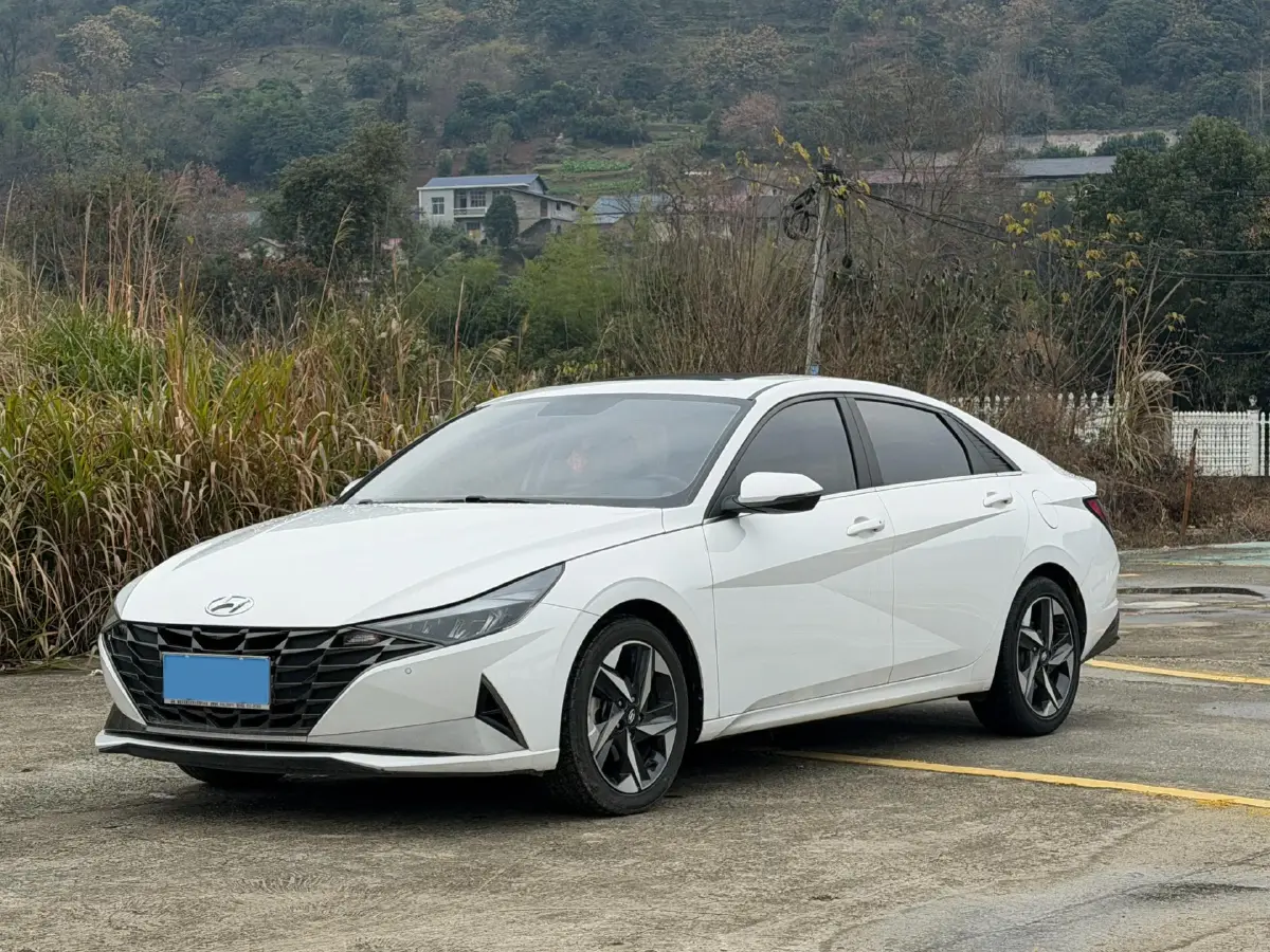 2021 Hyundai Elantra 1.5L 115HP L4 CVT