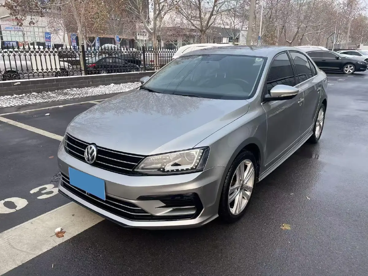 2018 Volkswagen Sagitar 1.4T 150HP L4 7DCT
