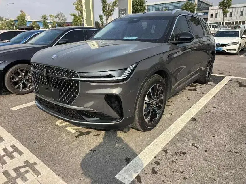 2023 Lincoln Nautilus 2.0T 261HP L4 8AT