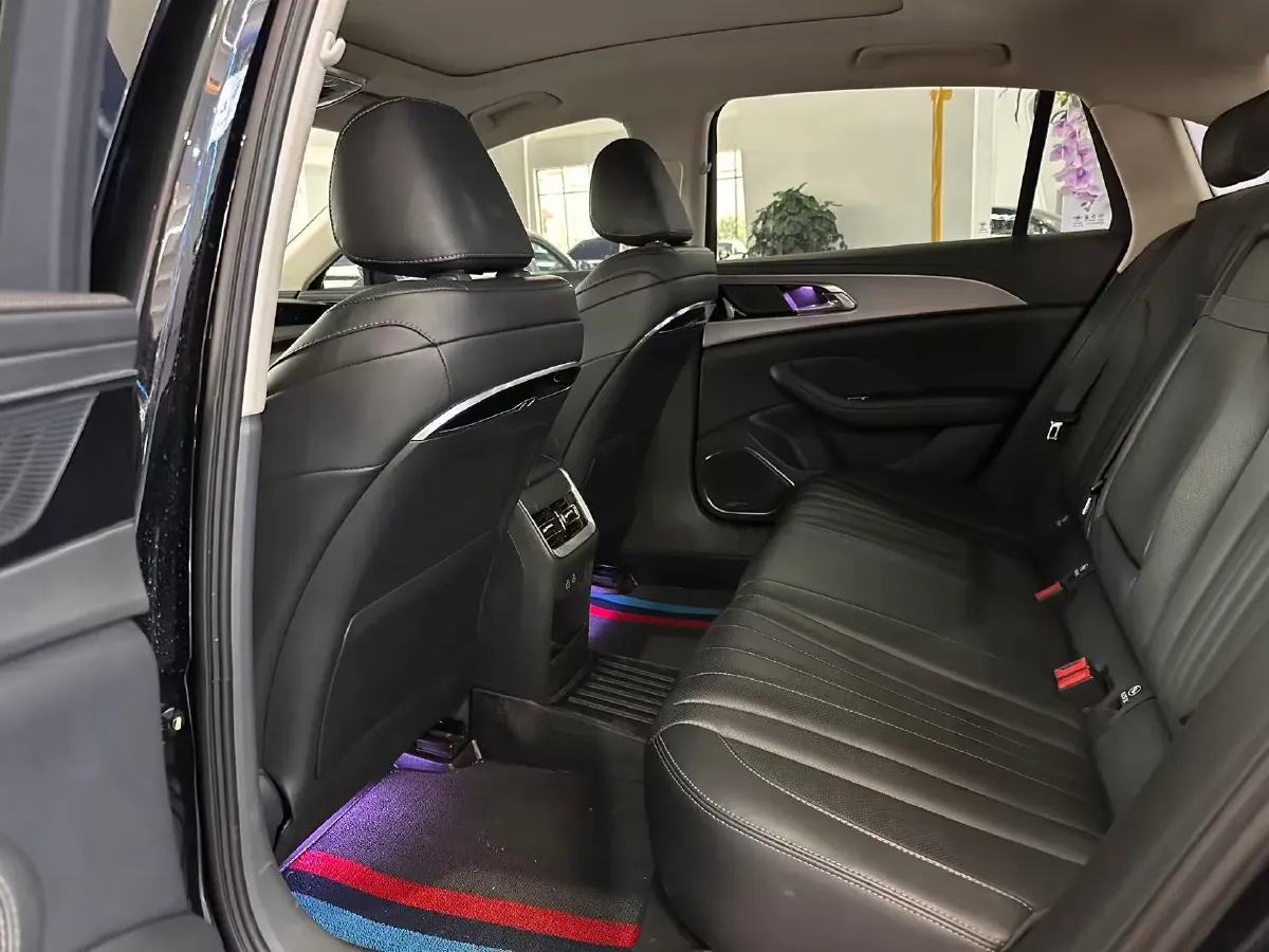 2022 HongQi H5 1.5T 169HP L4 7DCT,autocango,china used car exporter,china ev exporter,chinese used car exporter,chinese used ev exporter