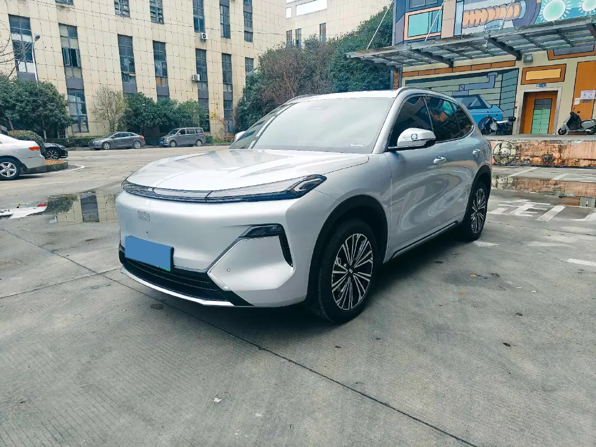 2025 BYD Sea Lion 05 DM-i 1.5L 101HP L4 E-CVT PHEV 18.3KWH