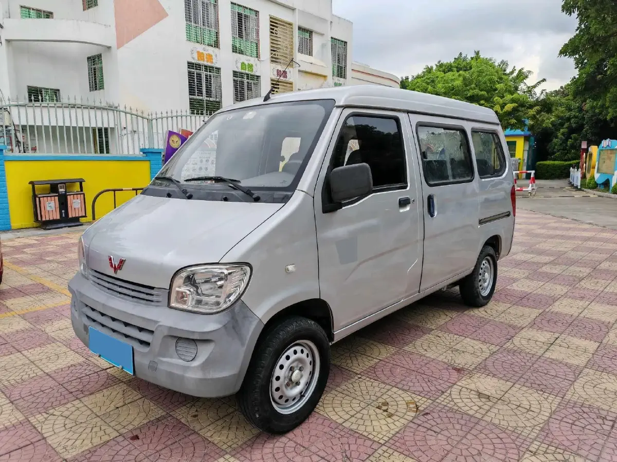 2015 WuLing ZhiGuang 1.2L 82HP L4 5MT