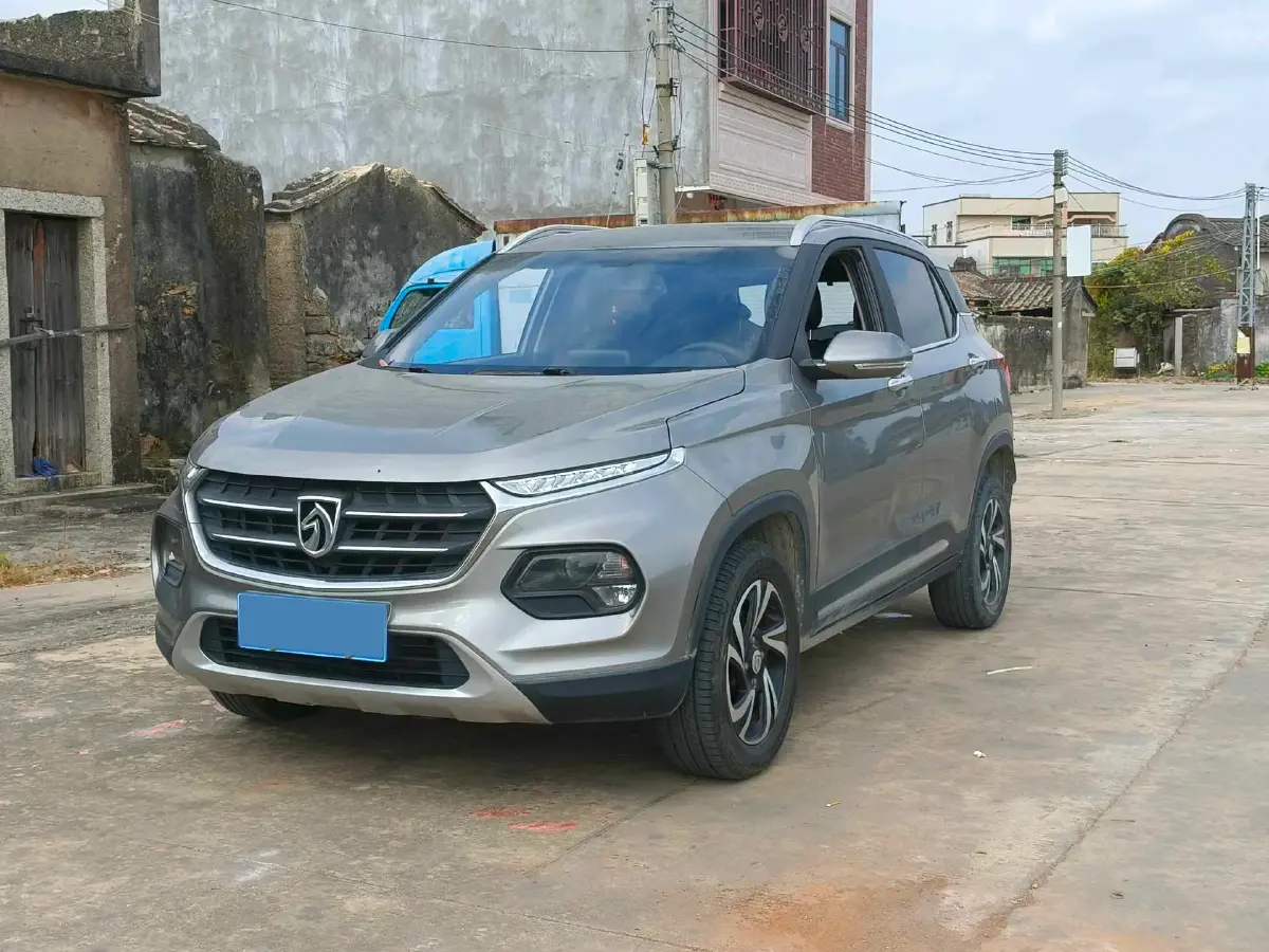 2017 BaoJun 310W 1.5L 105HP L4 6MT