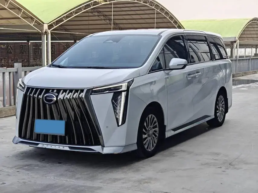 2023 GAC Trumpchi M8 2.0T 190HP L4 E-CVT Hybrid