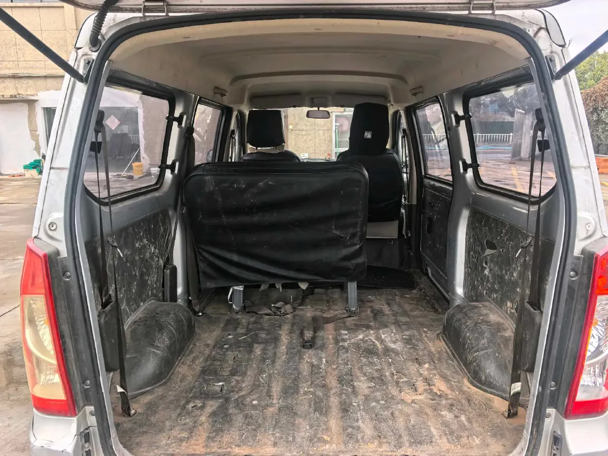 2022 WuLing RongGuang S 1.2L 76HP L4 5MT,autocango,china used car exporter,china ev exporter,chinese used car exporter,chinese used ev exporter