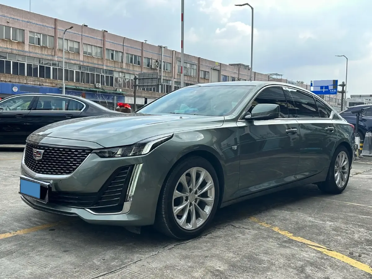 2023 Cadillac CT5 2.0T 237HP L4 10AT