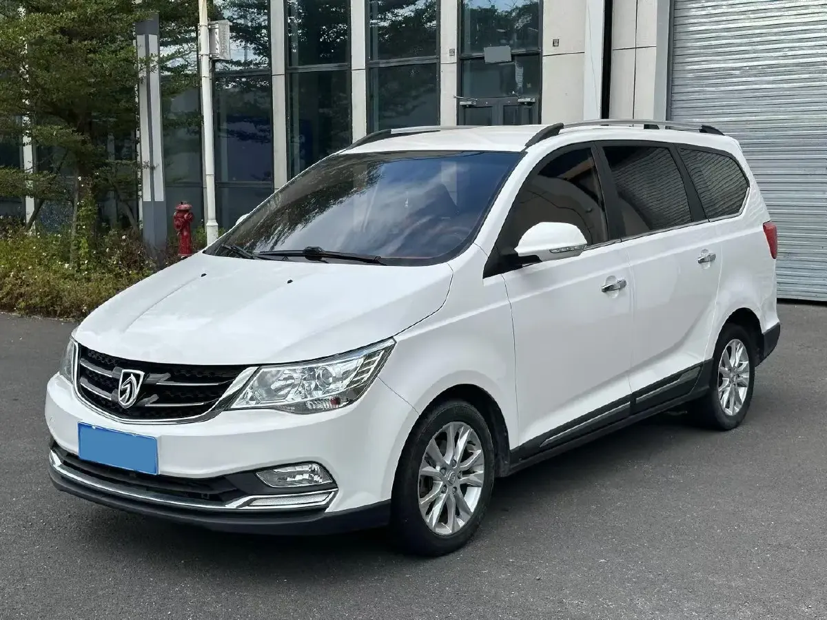 2016 BaoJun 560 1.5T 150HP L4 6MT