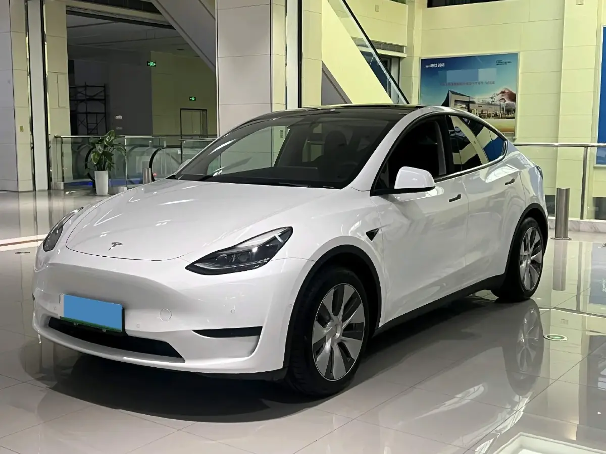 2022 Tesla Model Y BEV 60KWH
