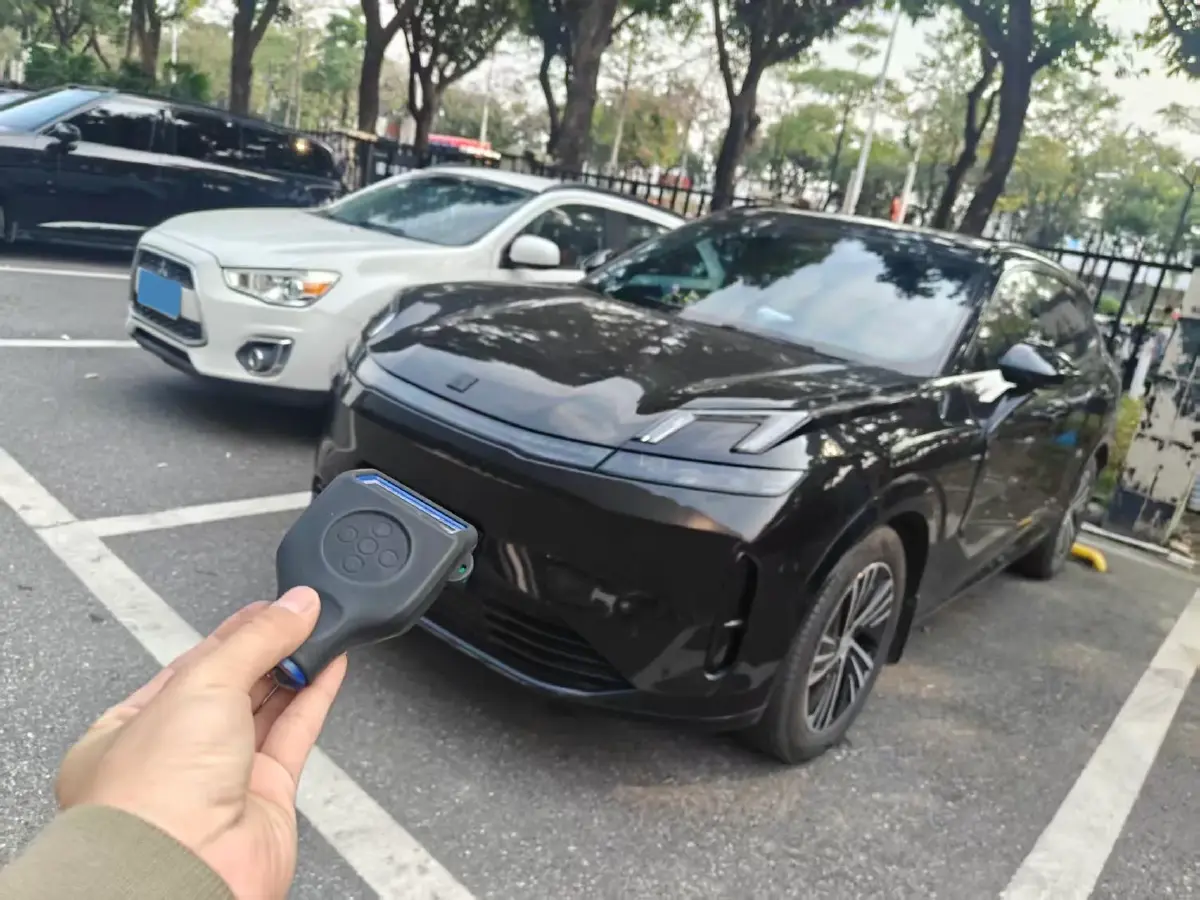 2024 LYNK&CO 08 EM-P 1.5T 163HP L4 3DHT PHEV 21.2KWH