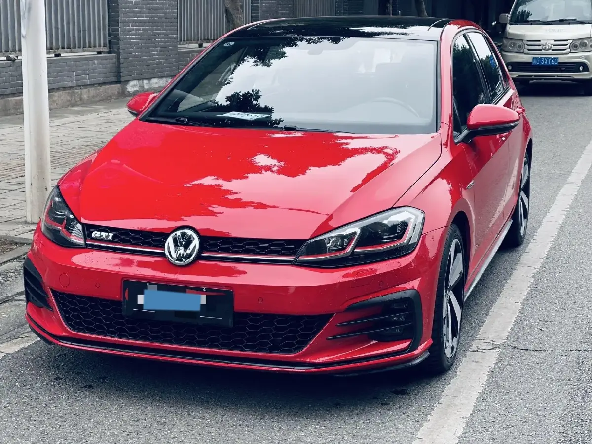 2018 Volkswagen GolfGTI 2.0T 220HP L4 7DCT