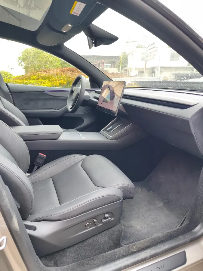 2025 Tesla Model Y L BEV,autocango,china used car exporter,china ev exporter,chinese used car exporter,chinese used ev exporter