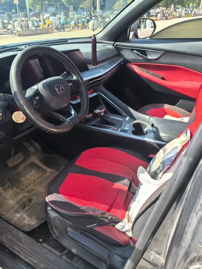 2021 ChangAn CS35 Plus 1.4T 160HP L4 7DCT,autocango,china used car exporter,china ev exporter,chinese used car exporter,chinese used ev exporter