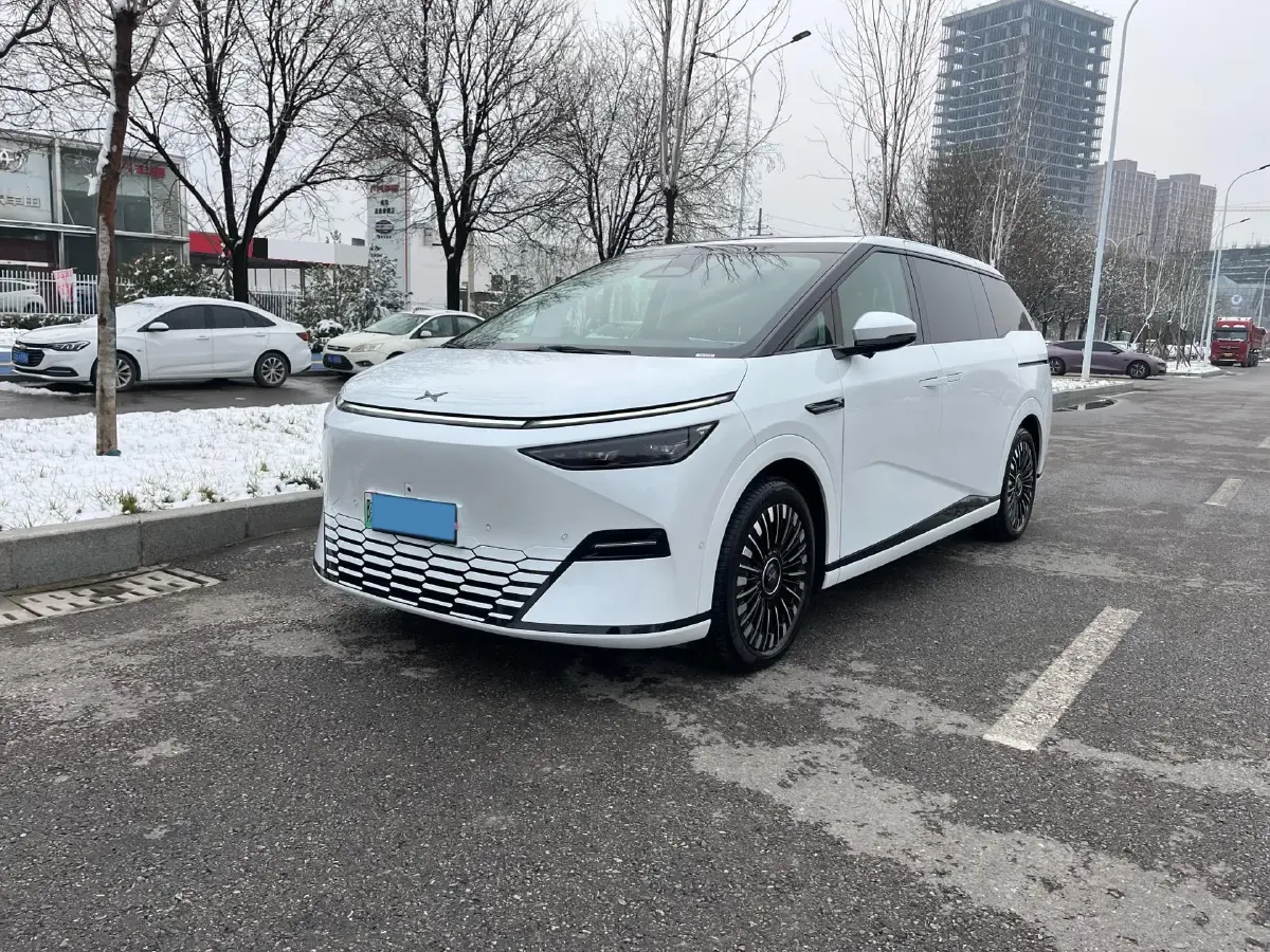 2025 Xpeng X9 BEV