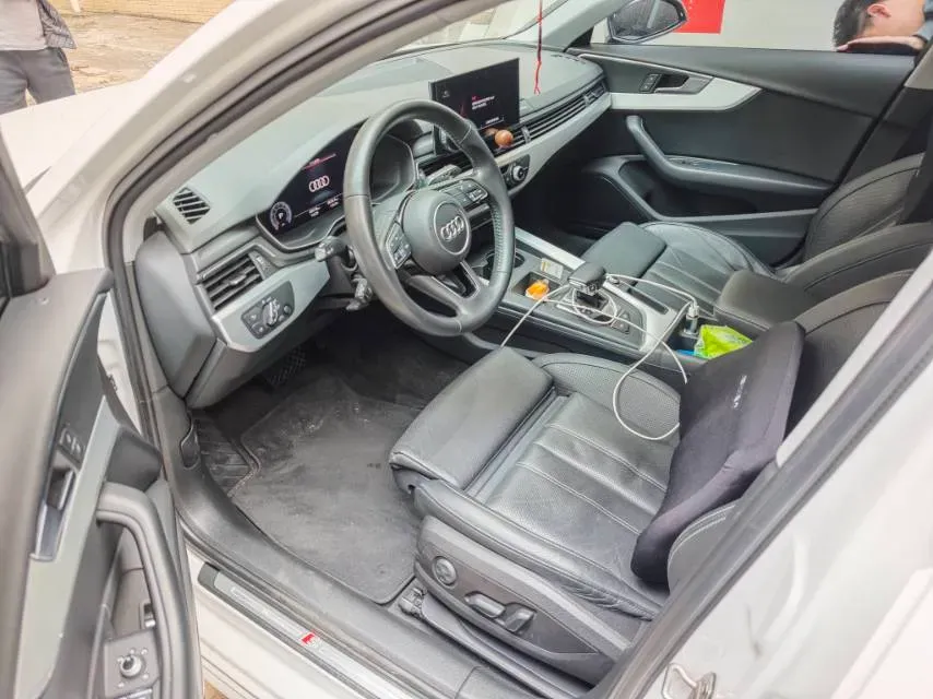 2020 Audi A4L 2.0T 190HP L4 7DCT,autocango,china used car exporter,china ev exporter,chinese used car exporter,chinese used ev exporter