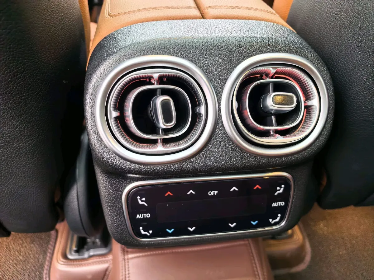 2023 Mercedes-Benz GLC Class 2.0T 258HP L4 9AT,autocango,china used car exporter,china ev exporter,chinese used car exporter,chinese used ev exporter