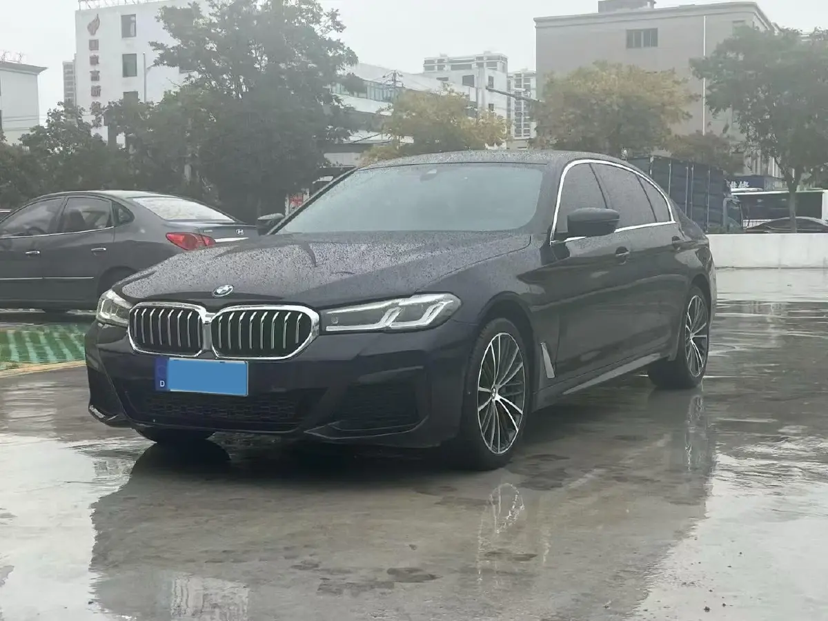 2022 BMW 5 Series 2.0T 252HP L4 8AT