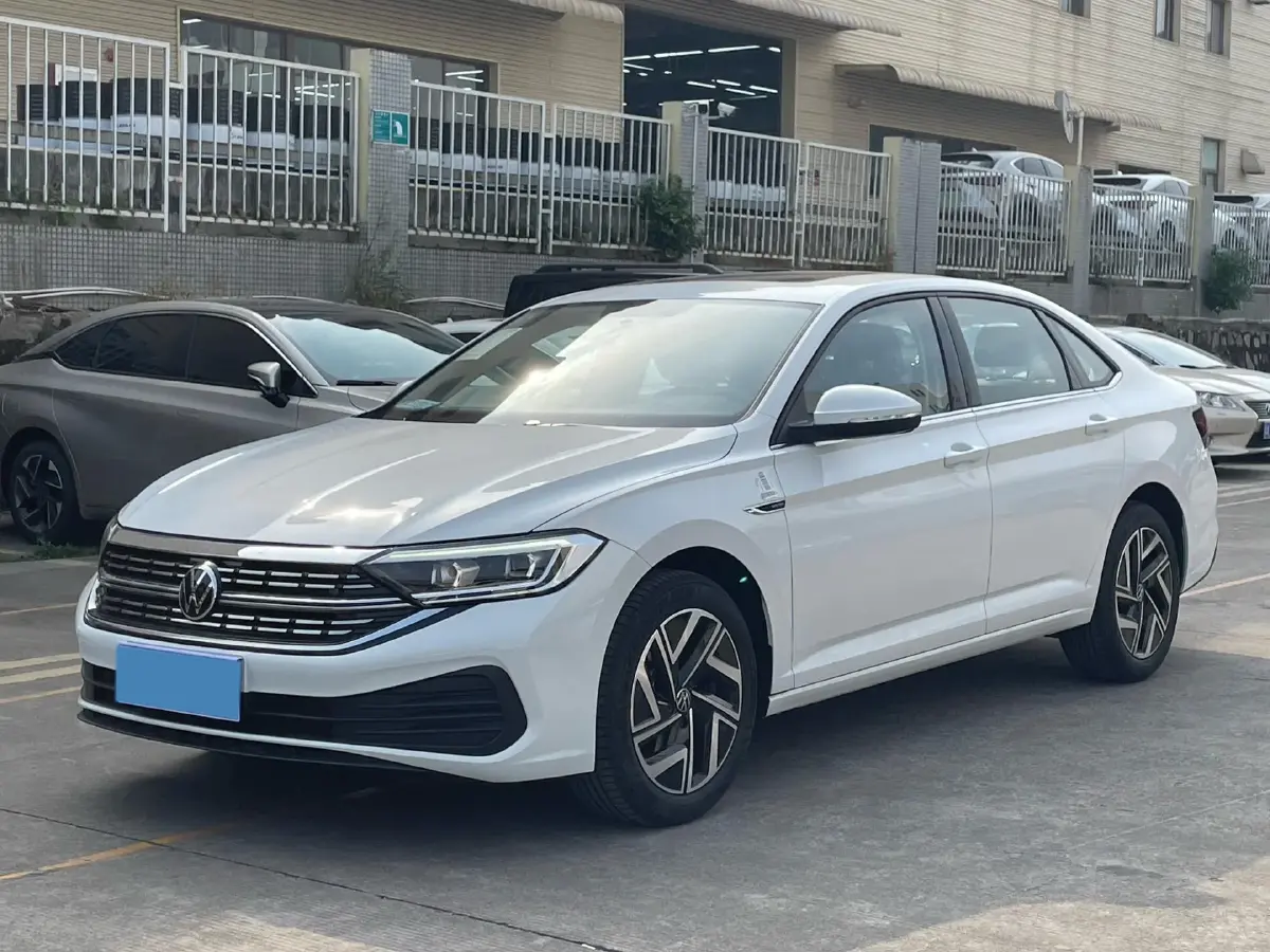 2025 Volkswagen Sagitar 1.5T 160HP L4 7DCT