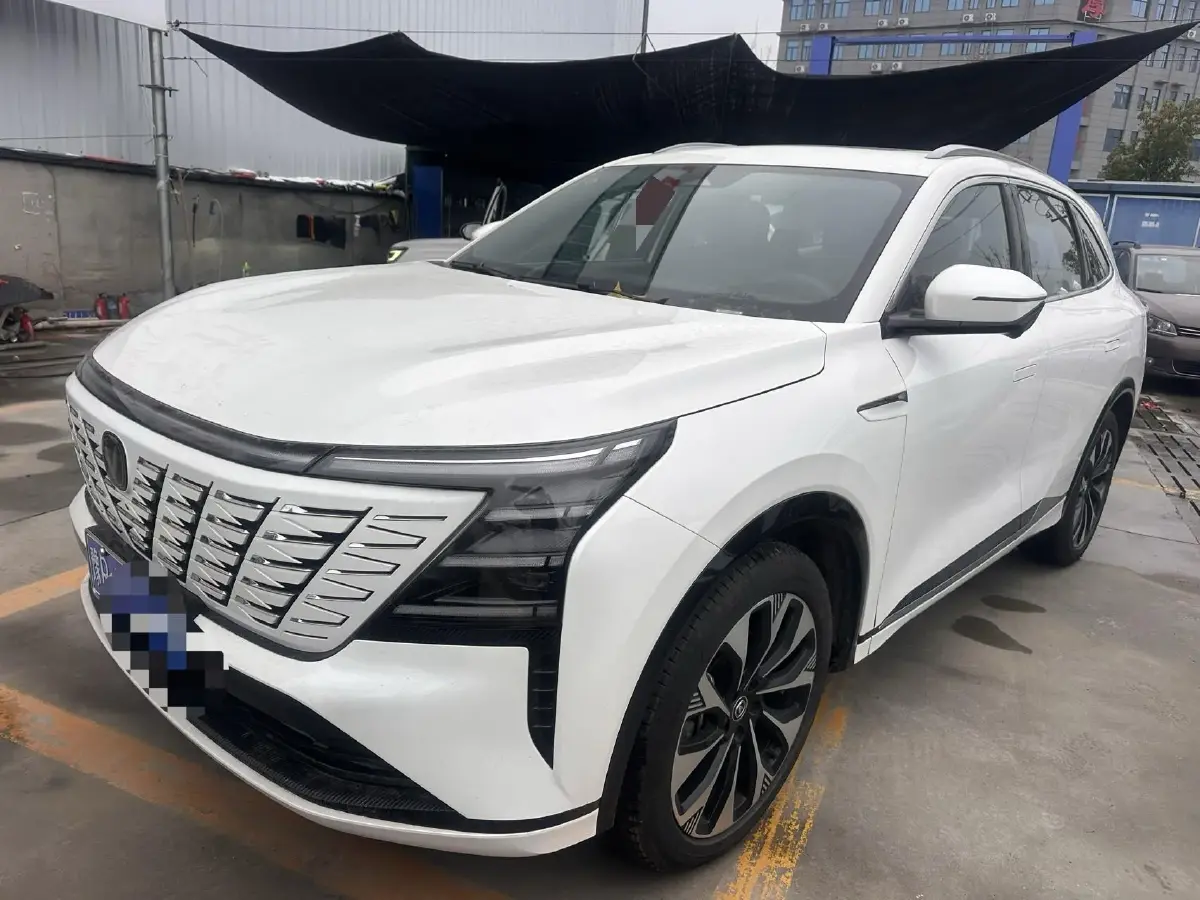 2025 ChangAn CS75 Plus 2.0T 233HP L4 8AT