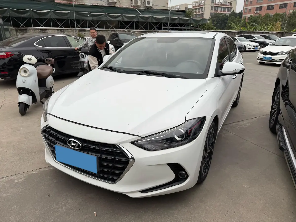 2019 Hyundai Elantra 1.4T 130HP L4 7DCT