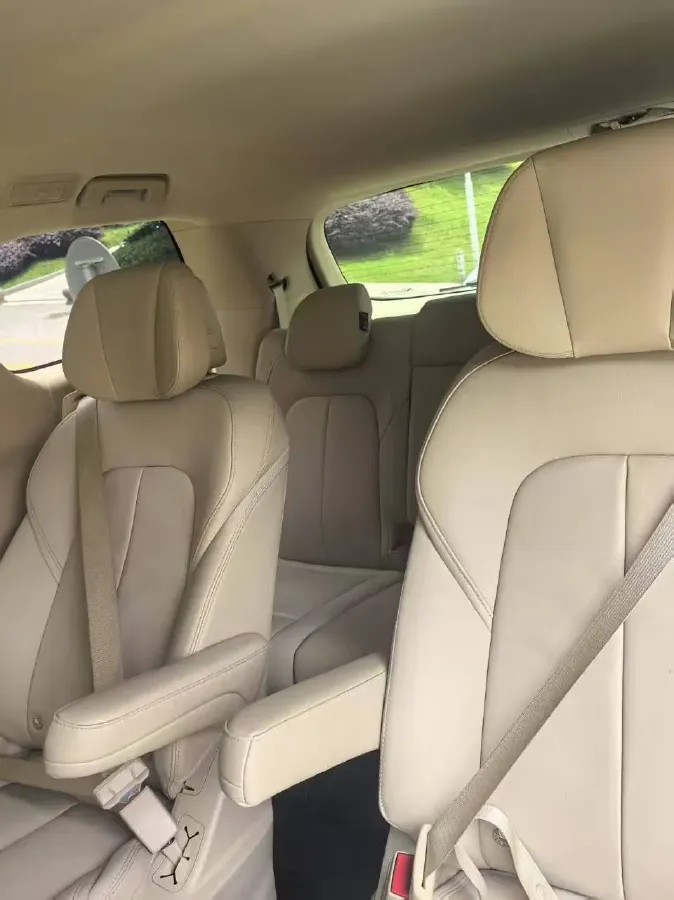 2023 Buick GL8 2.0T 237HP L4 9AT,autocango,china used car exporter,china ev exporter,chinese used car exporter,chinese used ev exporter