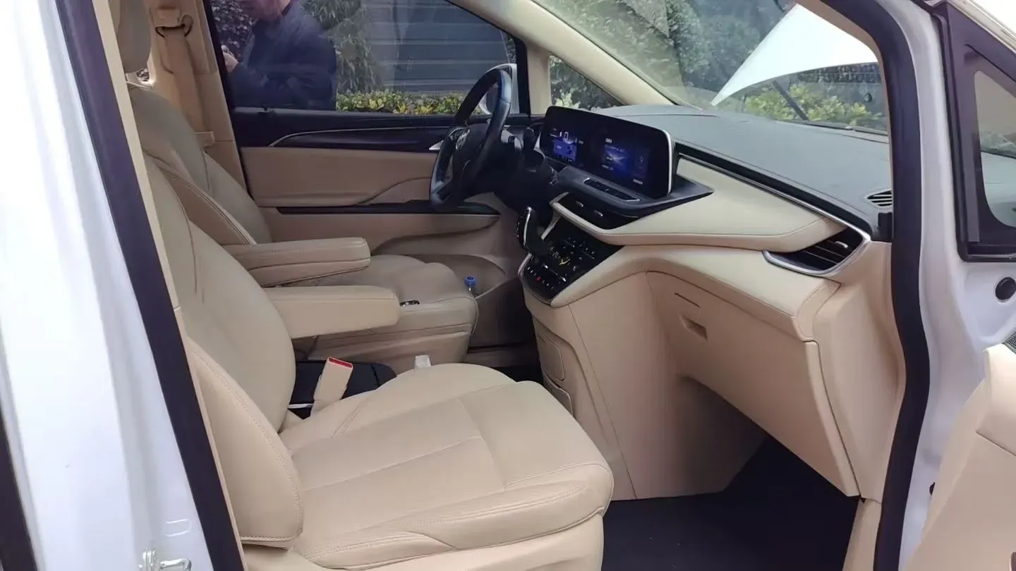 2023 Buick GL8 2.0T 237HP L4 9AT,autocango,china used car exporter,china ev exporter,chinese used car exporter,chinese used ev exporter