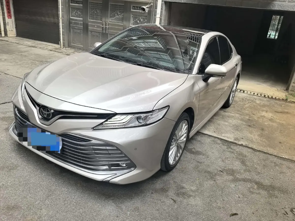 2018 Toyota Camry 2.5L 209HP L4 8AT