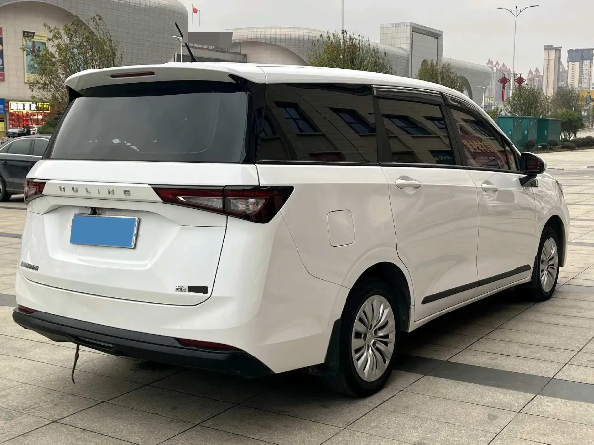 2022 WuLing JiaChen 1.5L 99HP L4 6MT,autocango,china used car exporter,china ev exporter,chinese used car exporter,chinese used ev exporter