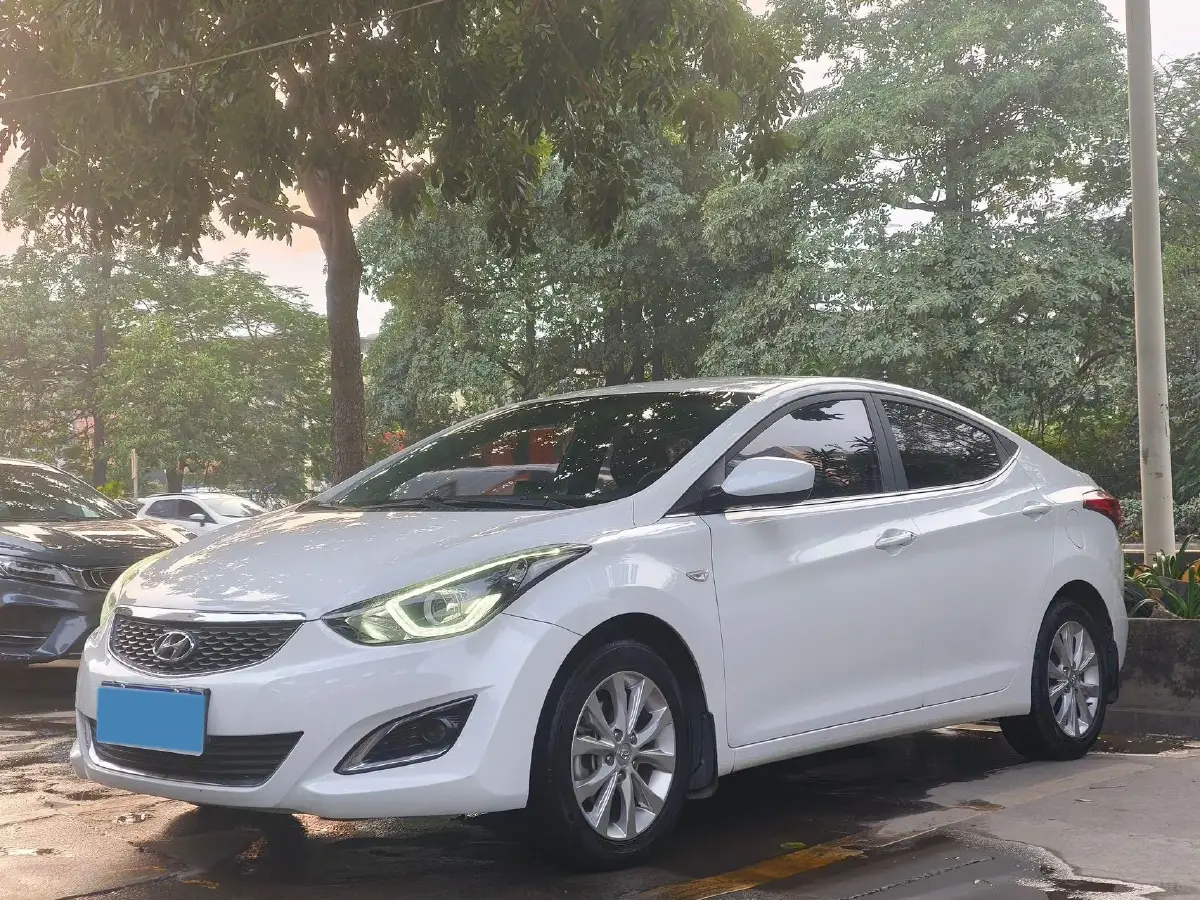 2016 Hyundai Elantra 1.6L 128HP L4 6AT