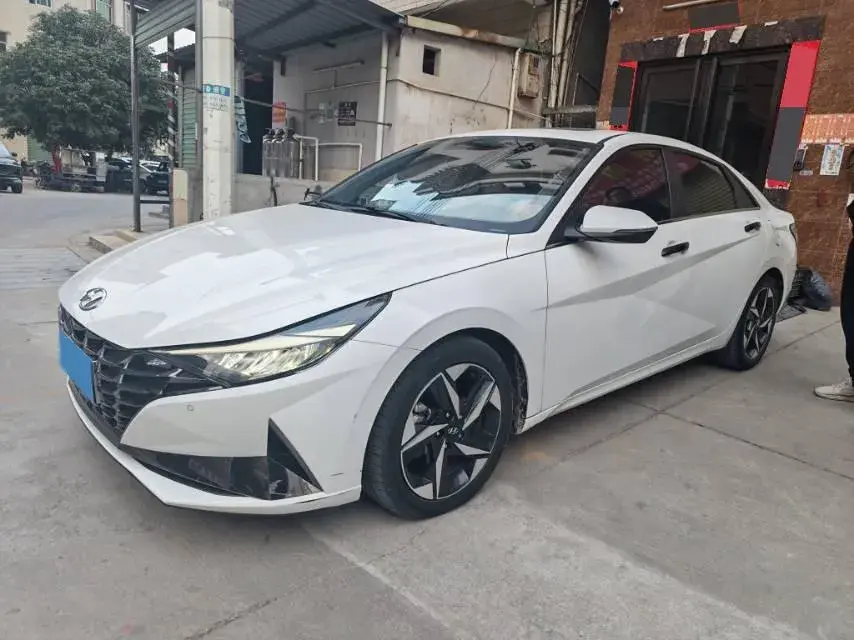 2022 Hyundai Elantra 1.5L 115HP L4 CVT