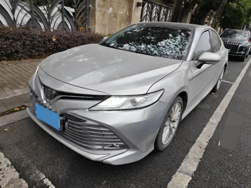 2019 Toyota Camry 2.5L 209HP L4 8AT