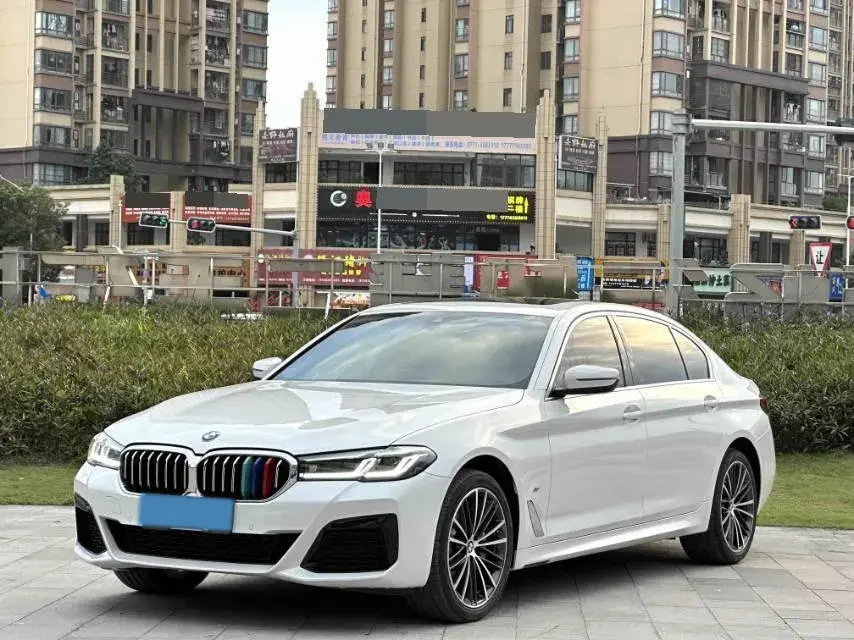 2023 BMW 5 Series 2.0T 245HP L4 8AT