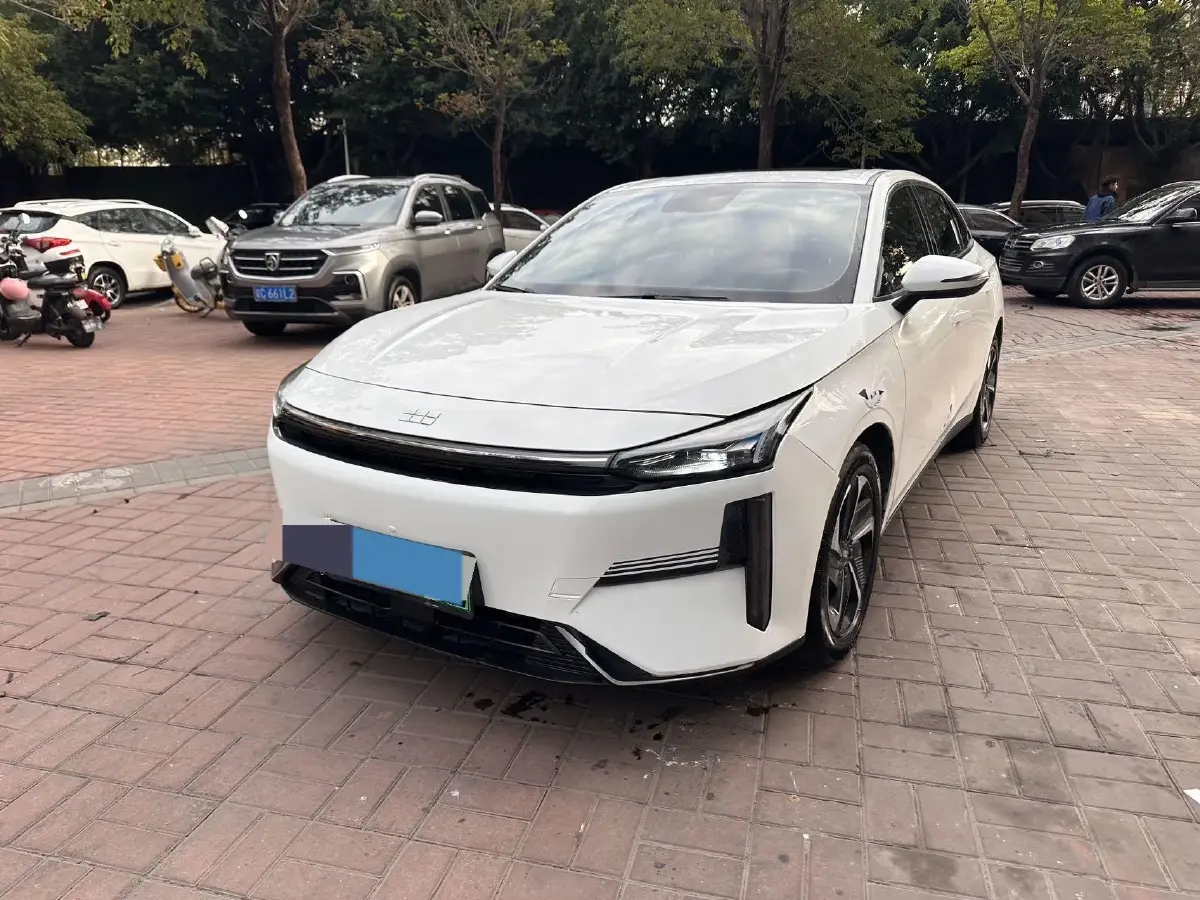 2023 Geely Galaxy L6 1.5T 163HP L4 3DHT PHEV