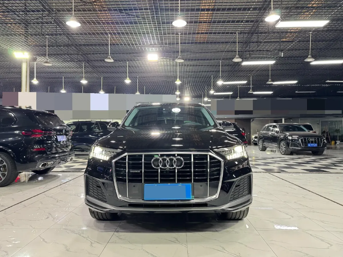 2021 Audi Q7 2.0T 245HP L4 8AT,autocango,china used car exporter,china ev exporter,chinese used car exporter,chinese used ev exporter