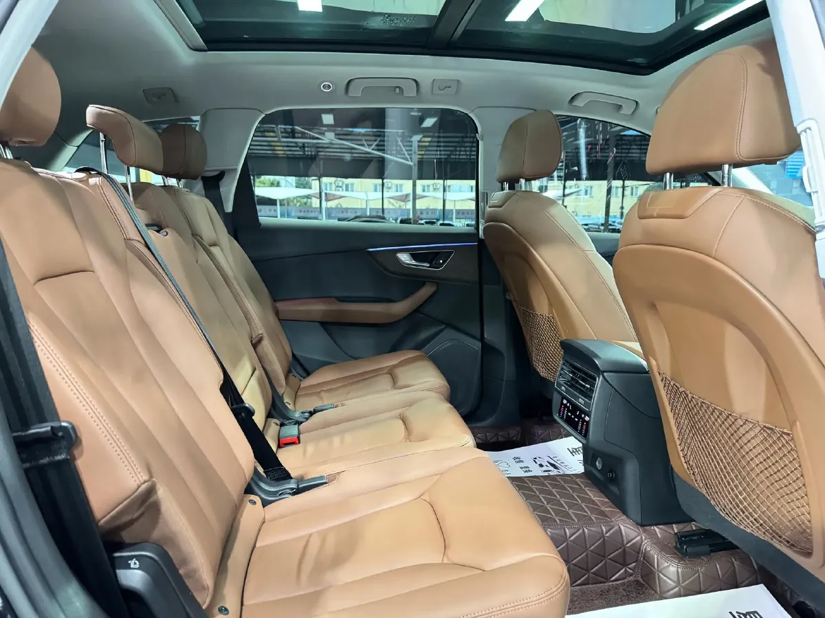 2021 Audi Q7 2.0T 245HP L4 8AT,autocango,china used car exporter,china ev exporter,chinese used car exporter,chinese used ev exporter