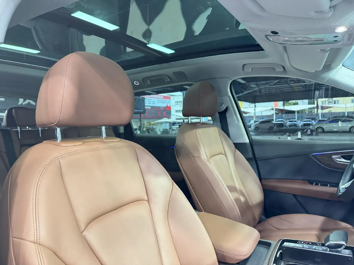 2021 Audi Q7 2.0T 245HP L4 8AT,autocango,china used car exporter,china ev exporter,chinese used car exporter,chinese used ev exporter