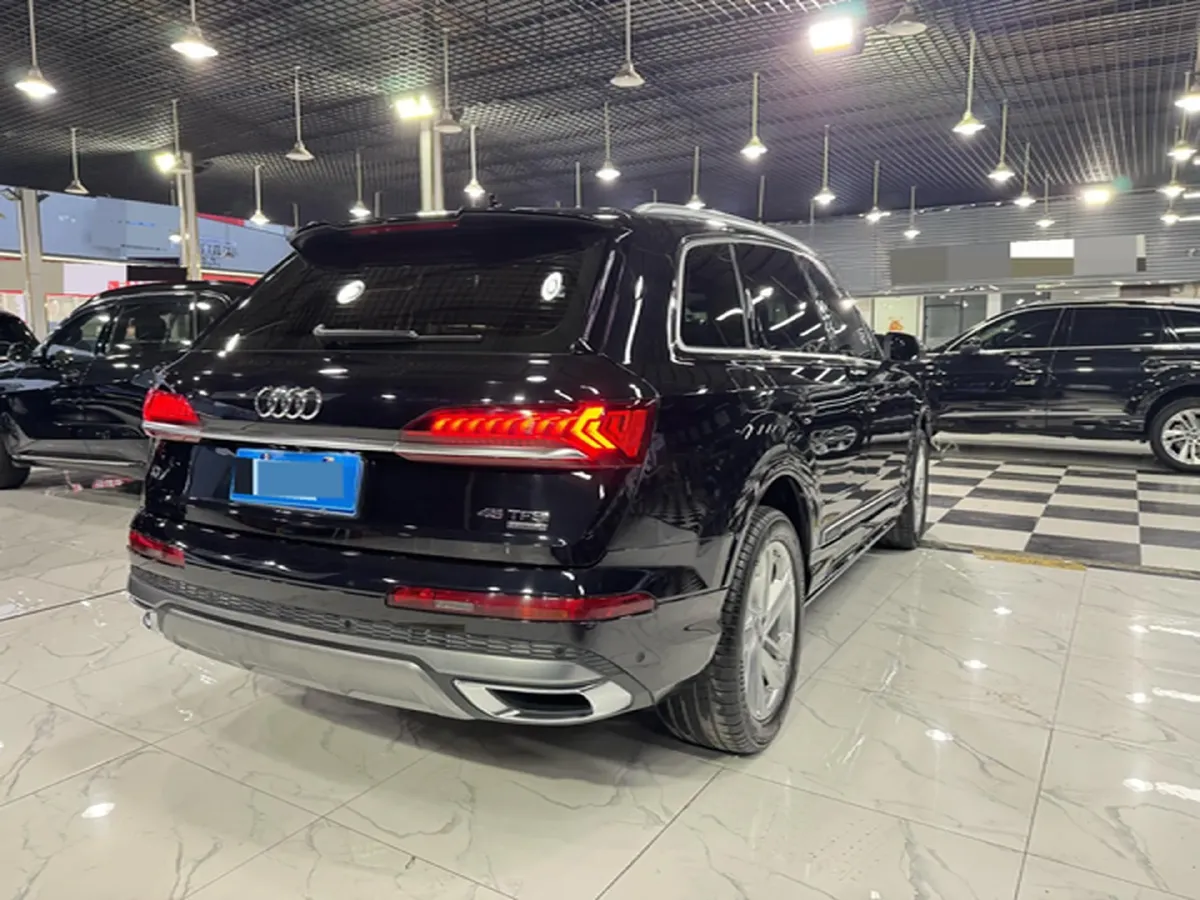 2021 Audi Q7 2.0T 245HP L4 8AT,autocango,china used car exporter,china ev exporter,chinese used car exporter,chinese used ev exporter