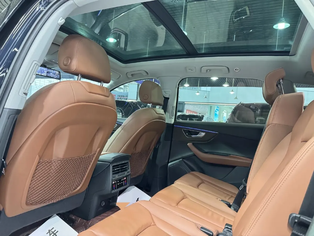 2021 Audi Q7 2.0T 245HP L4 8AT,autocango,china used car exporter,china ev exporter,chinese used car exporter,chinese used ev exporter