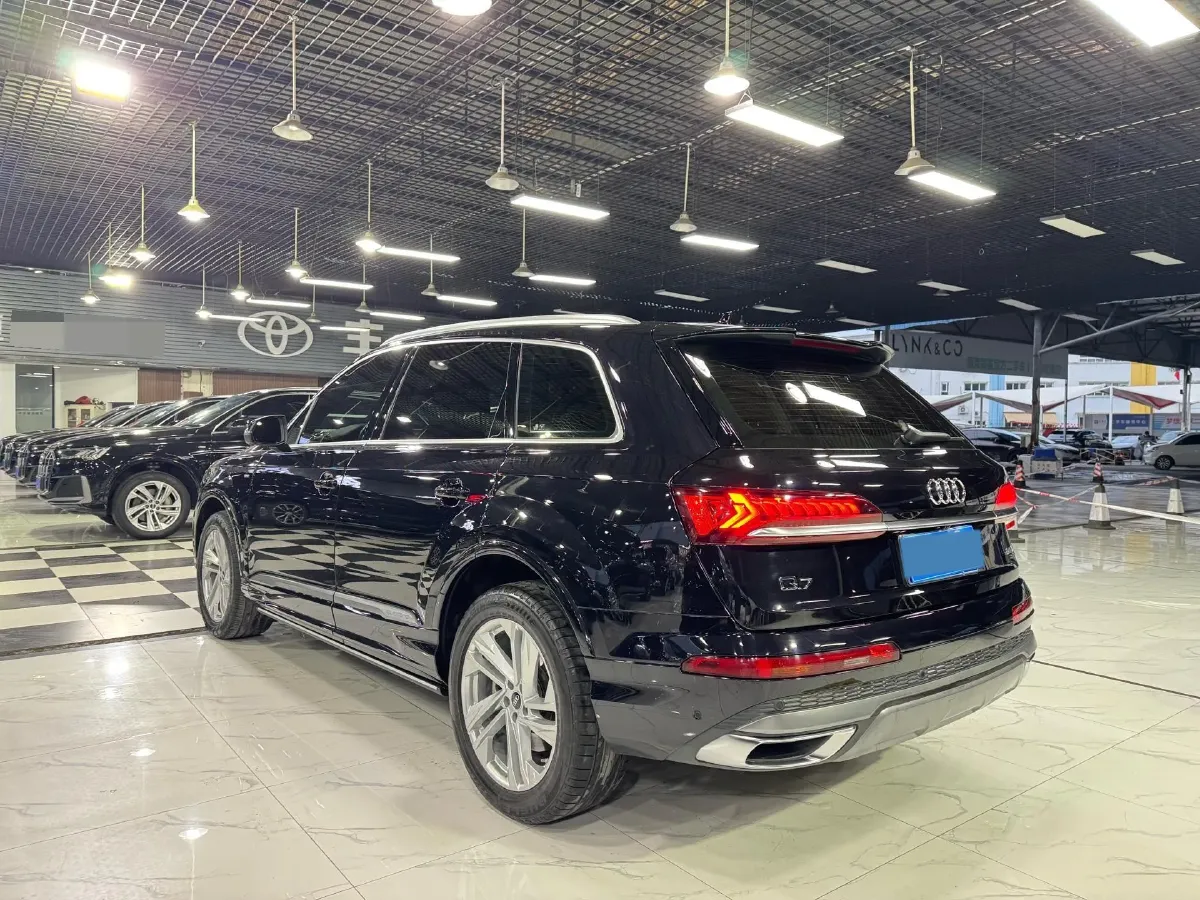 2021 Audi Q7 2.0T 245HP L4 8AT,autocango,china used car exporter,china ev exporter,chinese used car exporter,chinese used ev exporter
