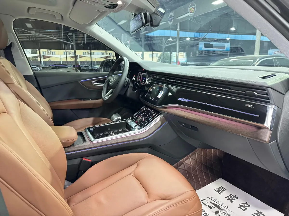 2021 Audi Q7 2.0T 245HP L4 8AT,autocango,china used car exporter,china ev exporter,chinese used car exporter,chinese used ev exporter