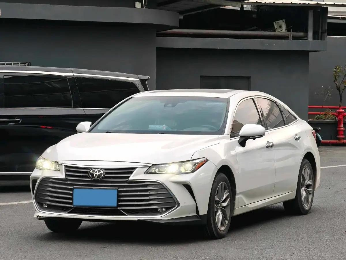 2021 Toyota Avalon 2.5L 209HP L4 8AT